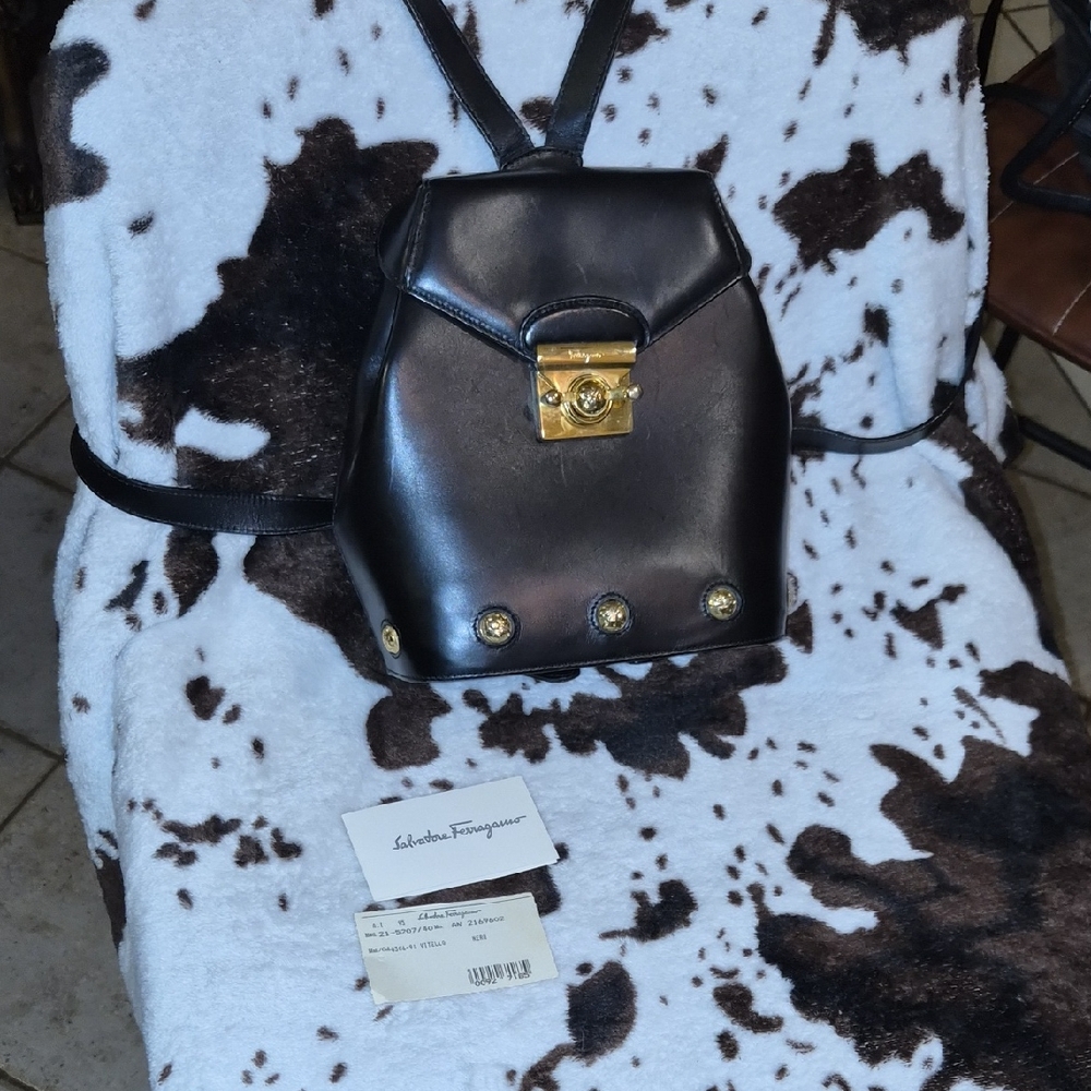 👡 1990's Salvatore Ferragamo Leather Mini Backpack